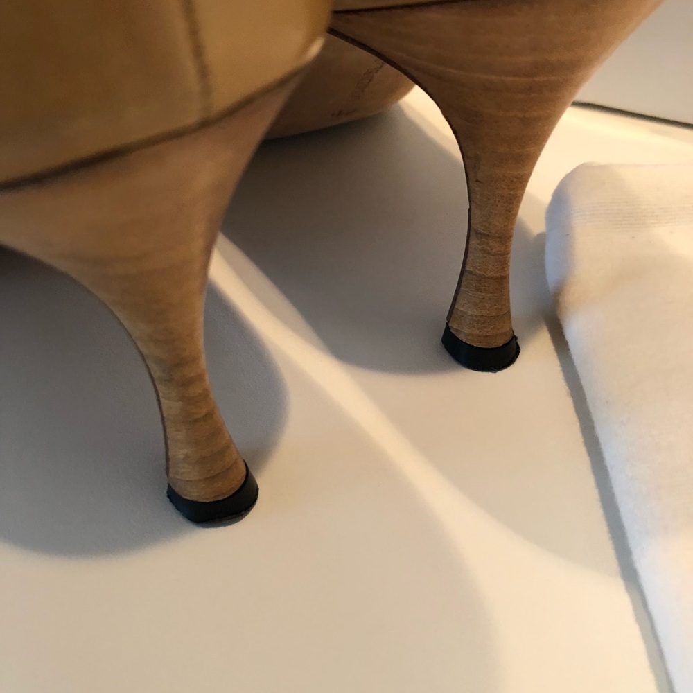 Manolo Blahnik shoes - Picture 7 of 8
